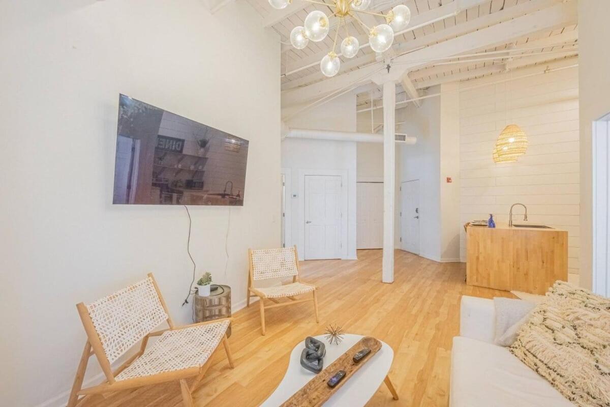 Darlin' Downtown Dawghouse Apartment Атенс Екстериор снимка