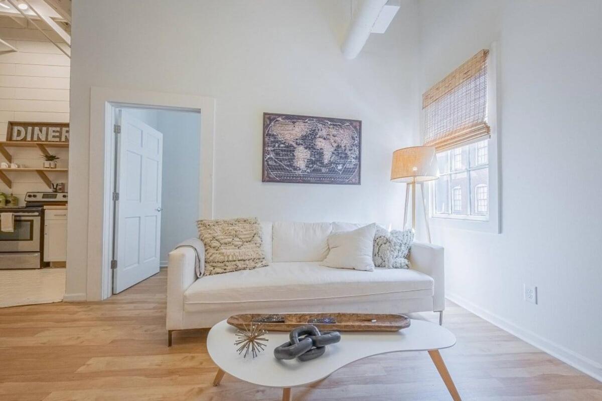 Darlin' Downtown Dawghouse Apartment Атенс Екстериор снимка