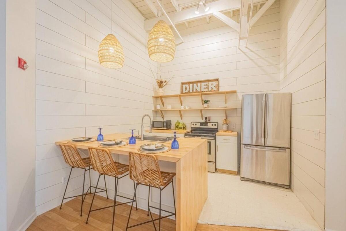 Darlin' Downtown Dawghouse Apartment Атенс Екстериор снимка